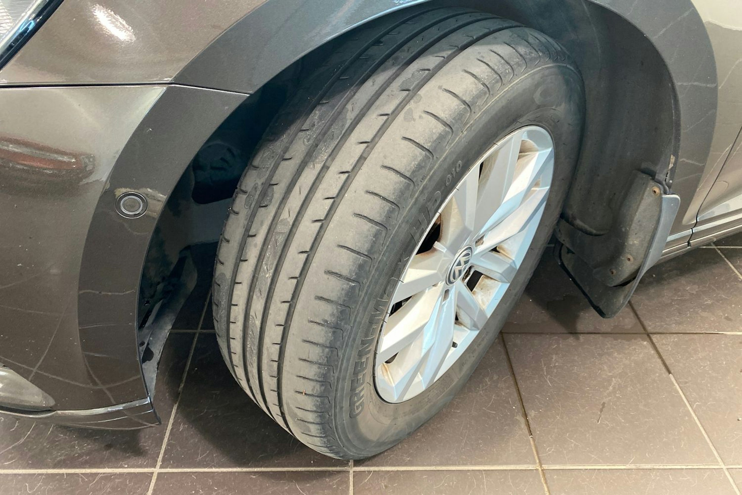ruskea (beige) Volkswagen Passat 2015 kuva 10.