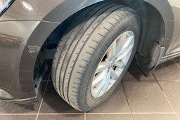 ruskea (beige) Volkswagen Passat 2015 kuva 10.