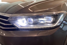 ruskea (beige) Volkswagen Passat 2015 kuva 14.