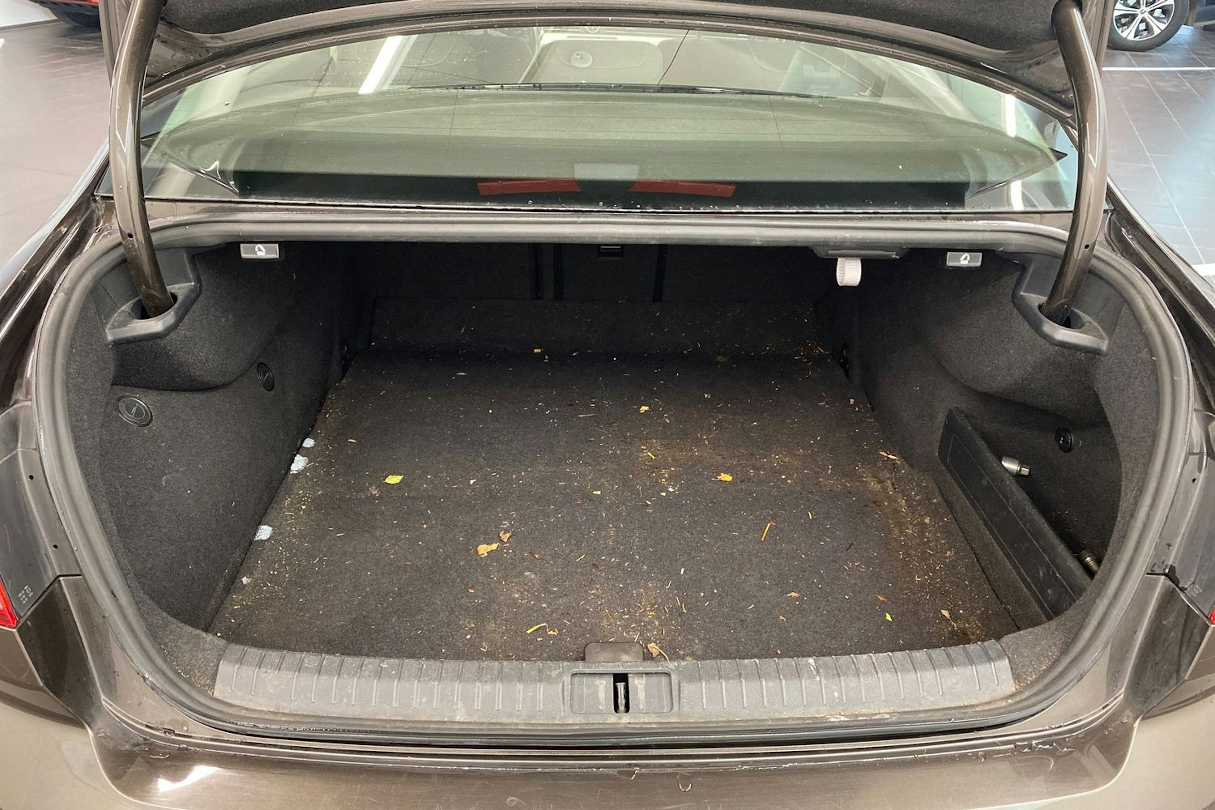 ruskea (beige) Volkswagen Passat 2015 kuva 15.