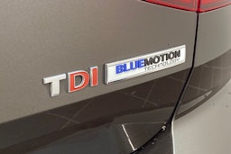 ruskea (beige) Volkswagen Passat 2015 kuva 16.