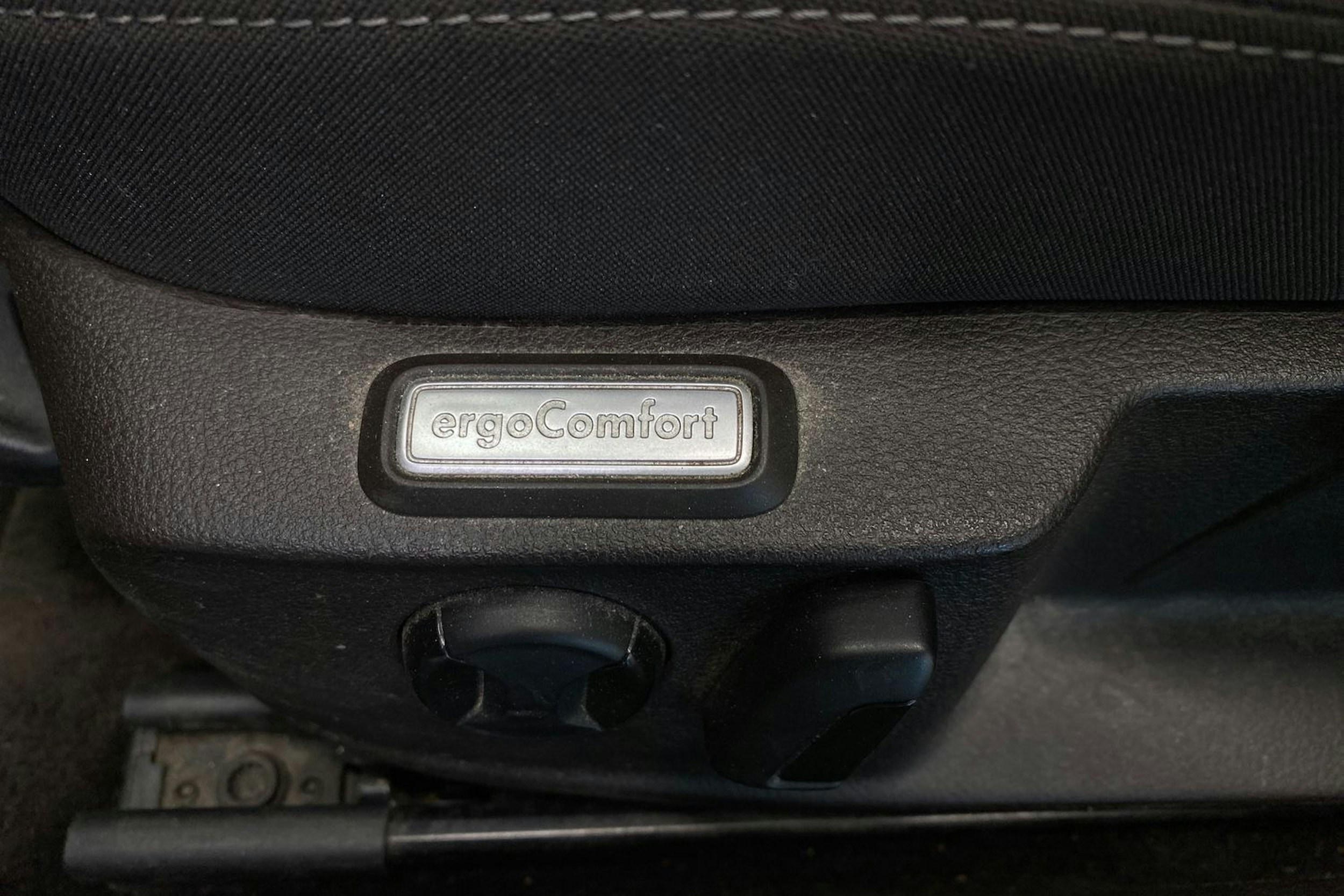 ruskea (beige) Volkswagen Passat 2015 kuva 19.