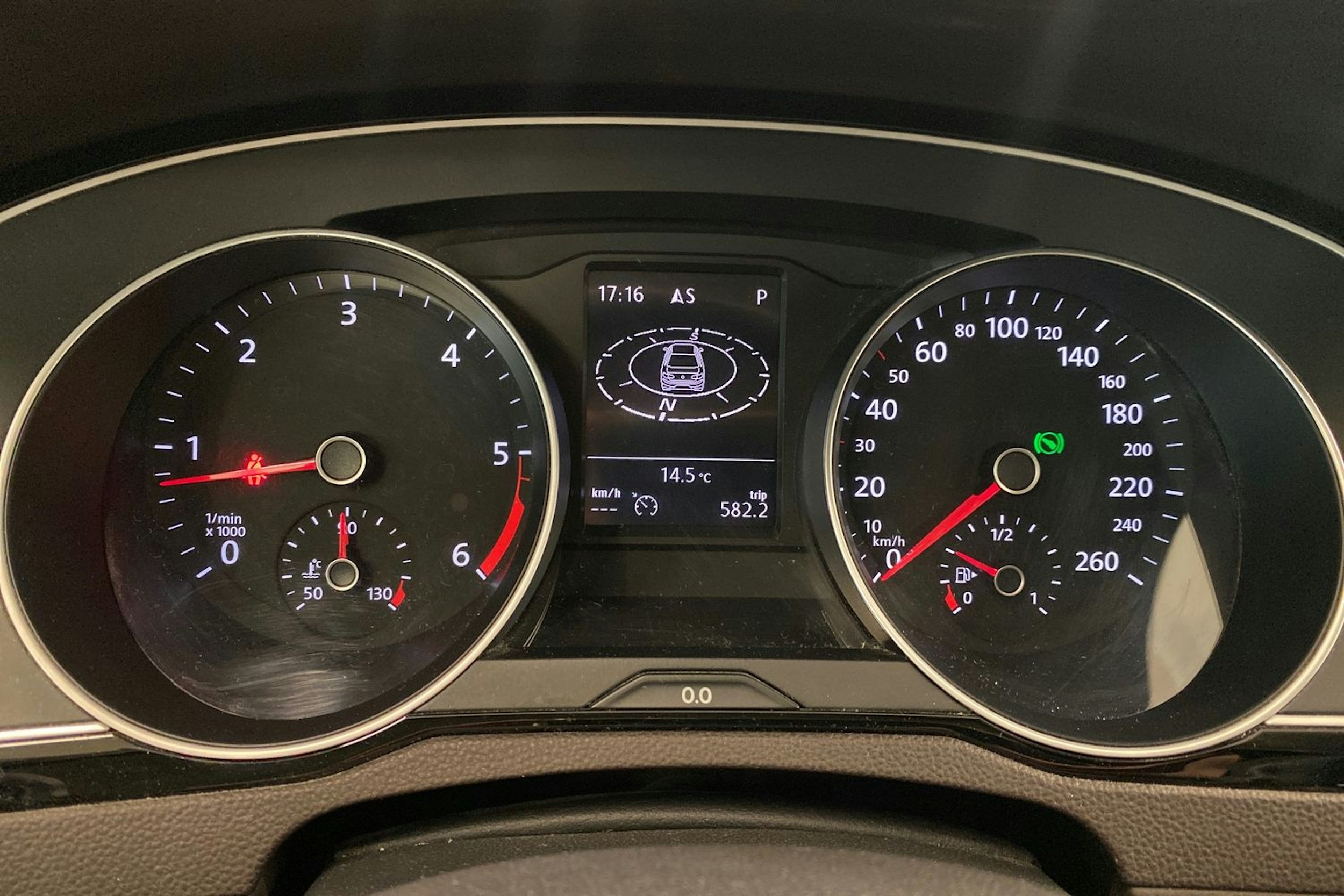 ruskea (beige) Volkswagen Passat 2015 kuva 20.