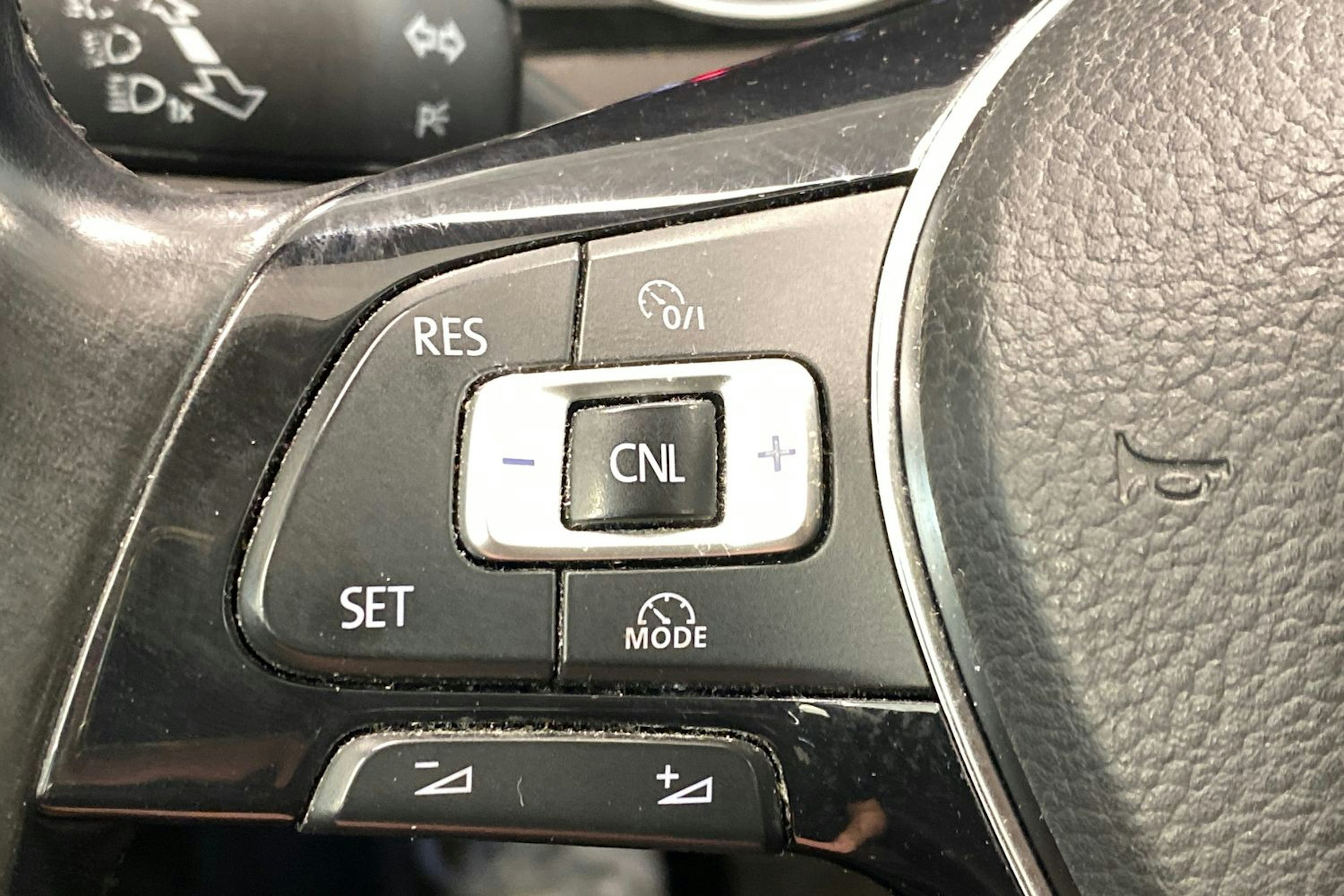 ruskea (beige) Volkswagen Passat 2015 kuva 21.