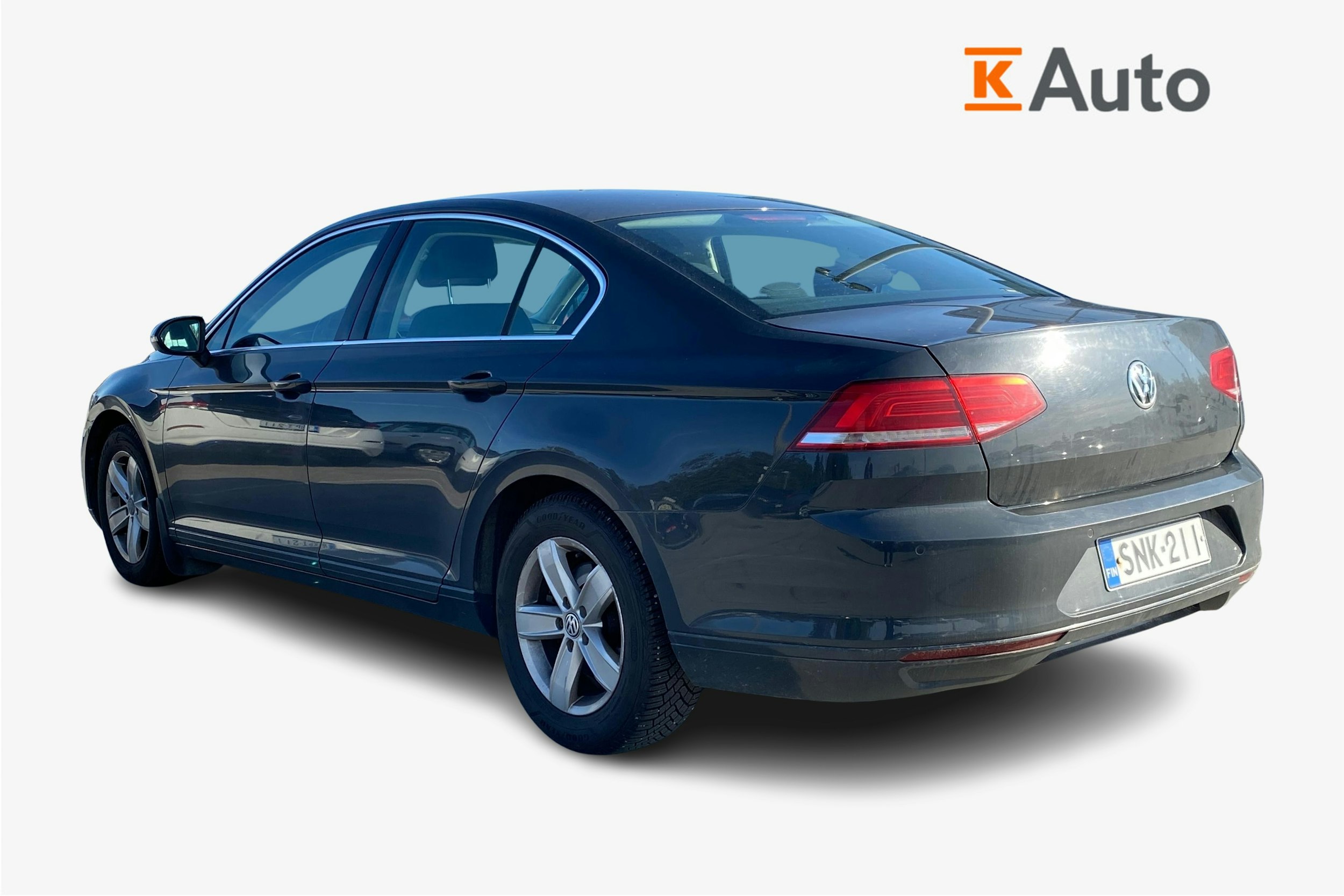 harmaa Volkswagen Passat 2015 kuva 2.