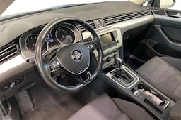 harmaa Volkswagen Passat 2015 kuva 7.