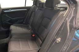 harmaa Volkswagen Passat 2015 kuva 10.