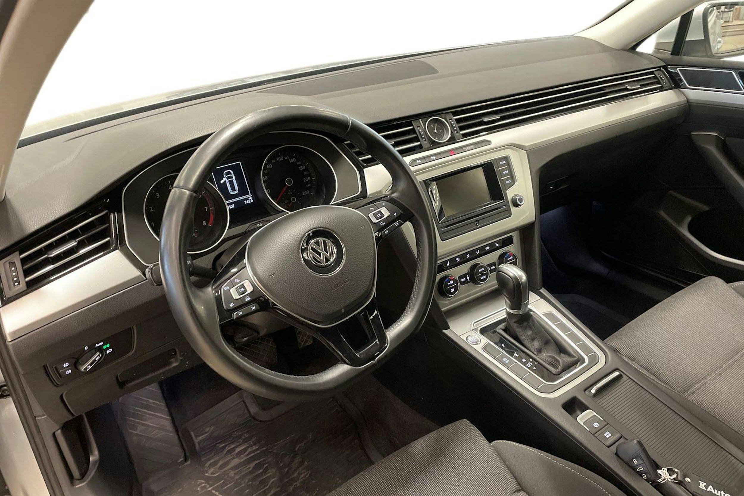 hopea Volkswagen Passat 2016 kuva 6.