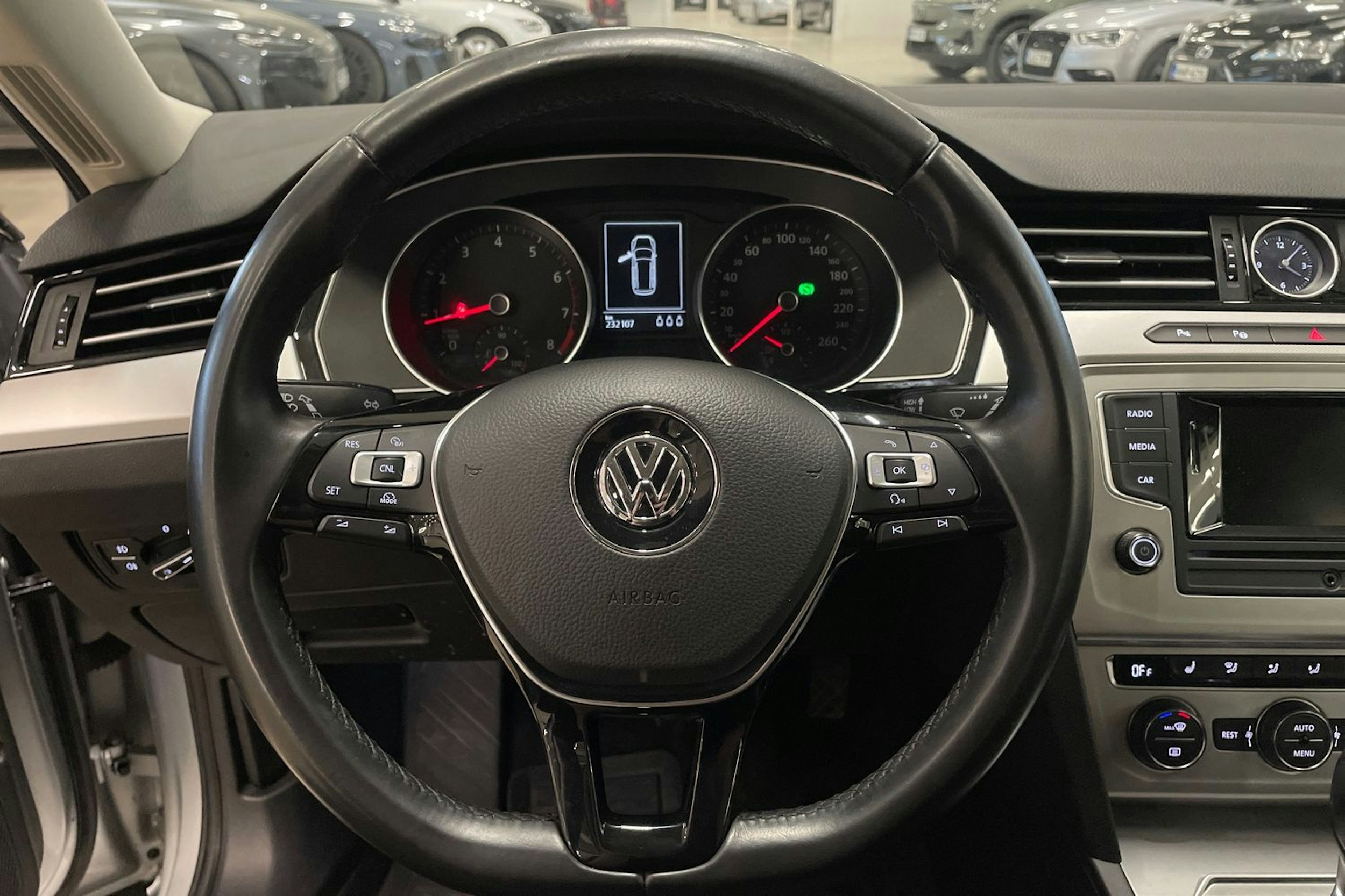 hopea Volkswagen Passat 2016 kuva 11.