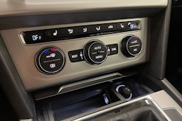 hopea Volkswagen Passat 2016 kuva 21.