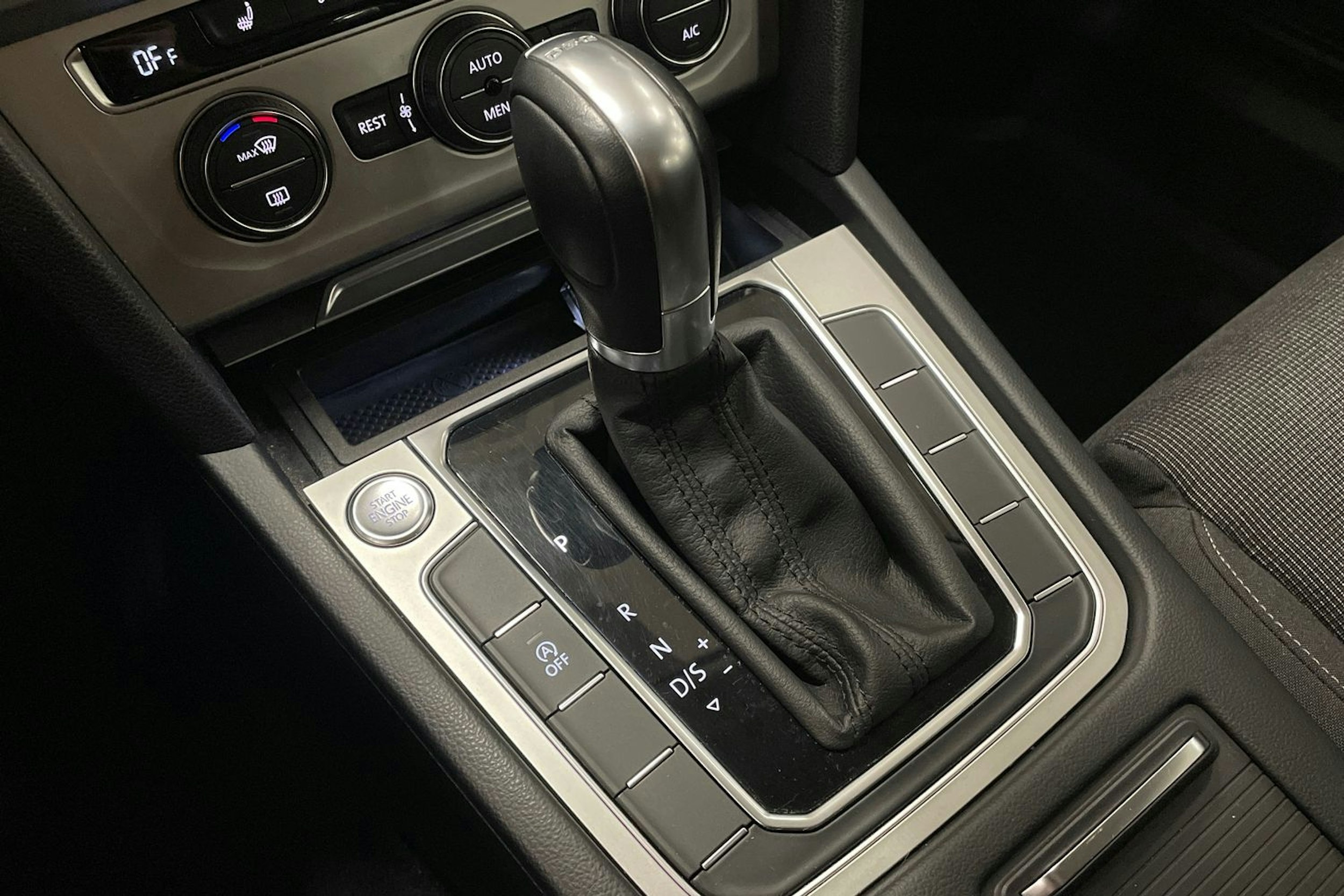 hopea Volkswagen Passat 2016 kuva 22.