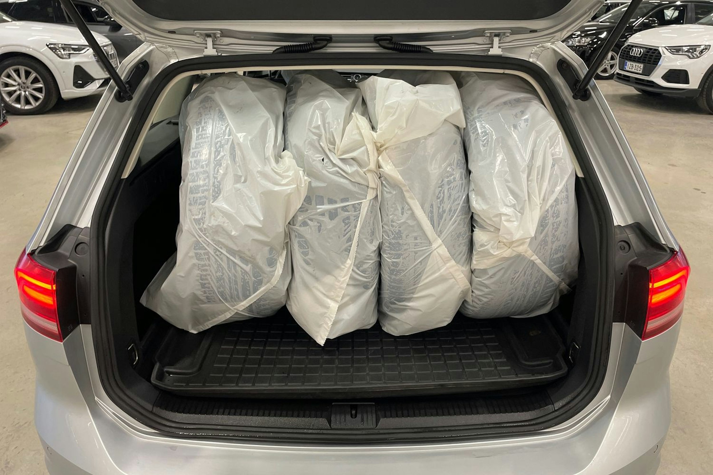 hopea Volkswagen Passat 2016 kuva 25.