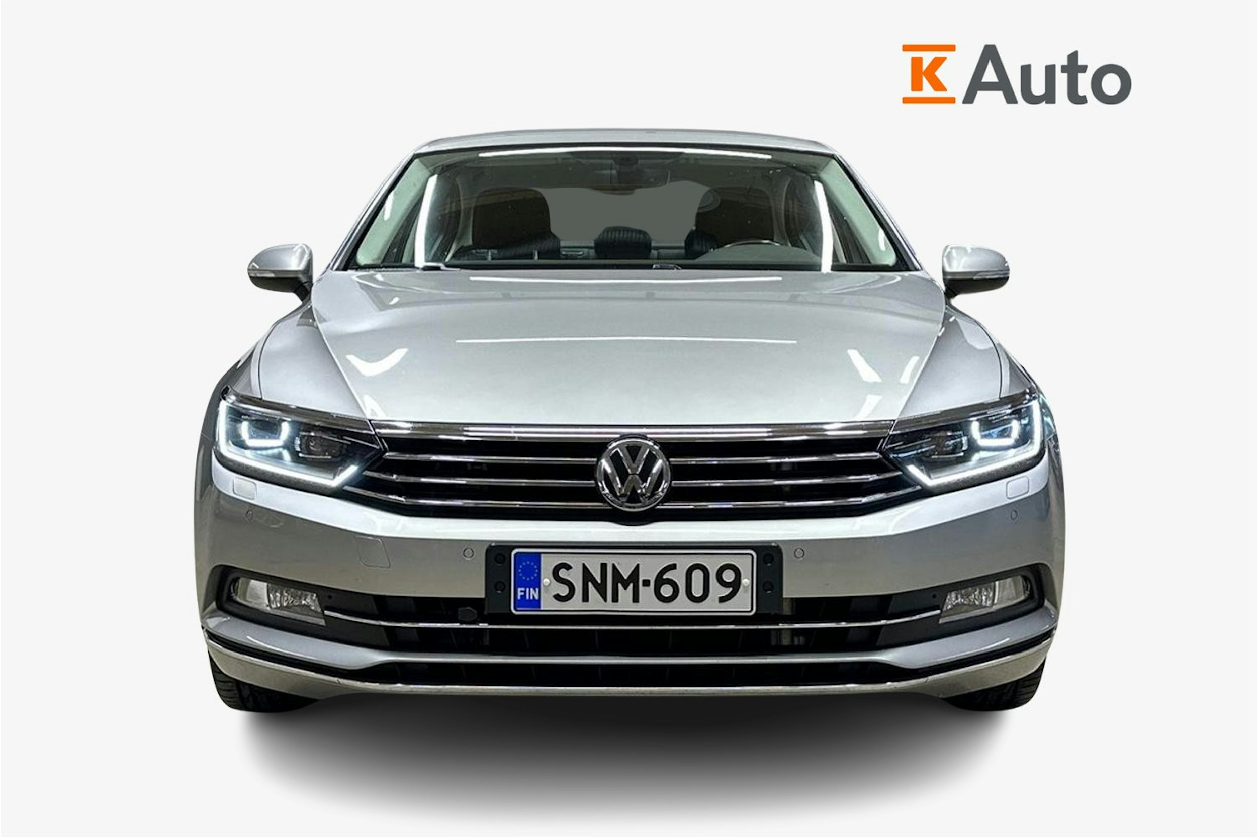 harmaa Volkswagen Passat 2015 kuva 5.