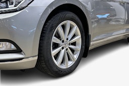 harmaa Volkswagen Passat 2015 kuva 11.