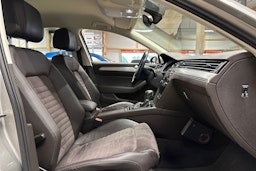 harmaa Volkswagen Passat 2015 kuva 15.