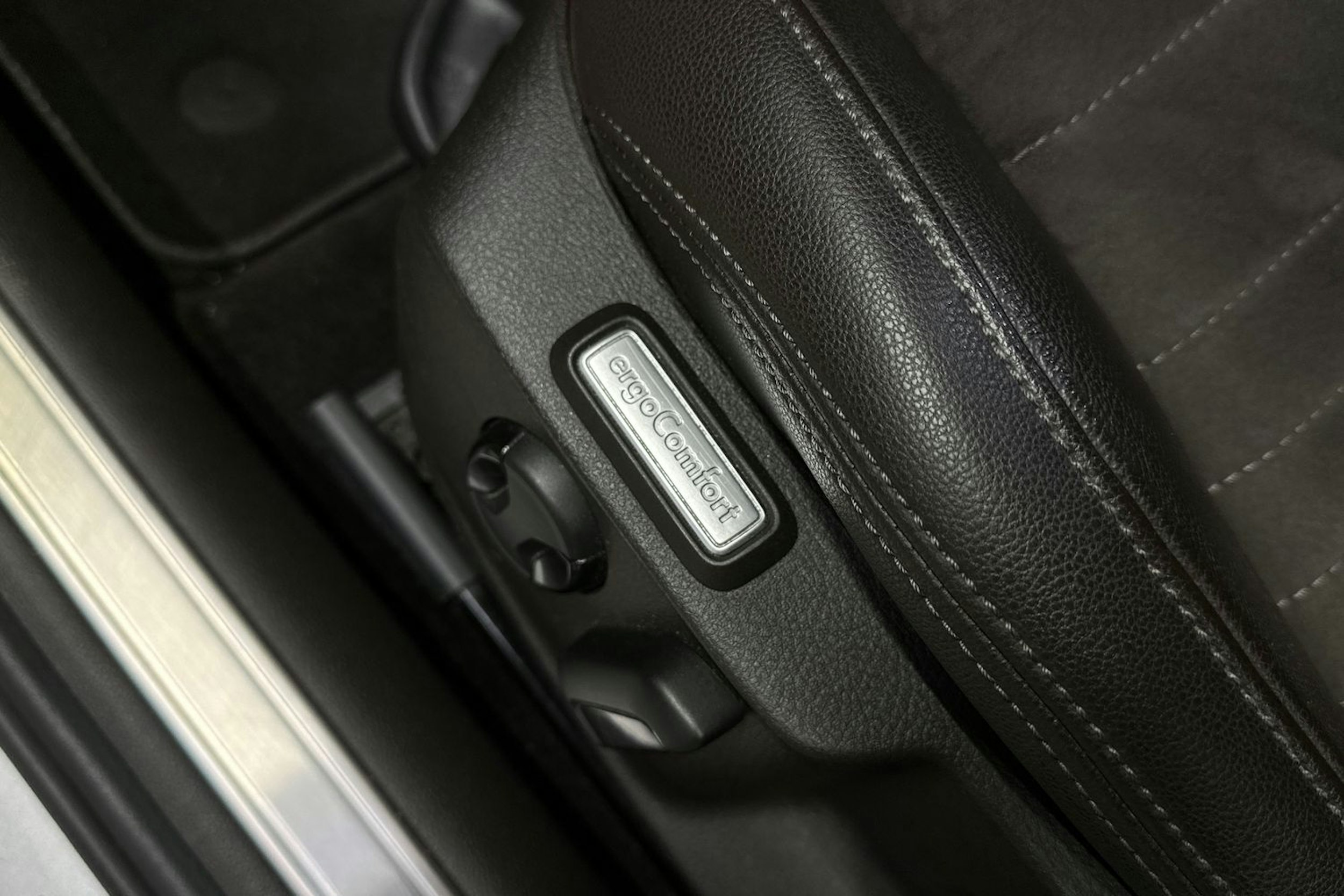 harmaa Volkswagen Passat 2015 kuva 18.