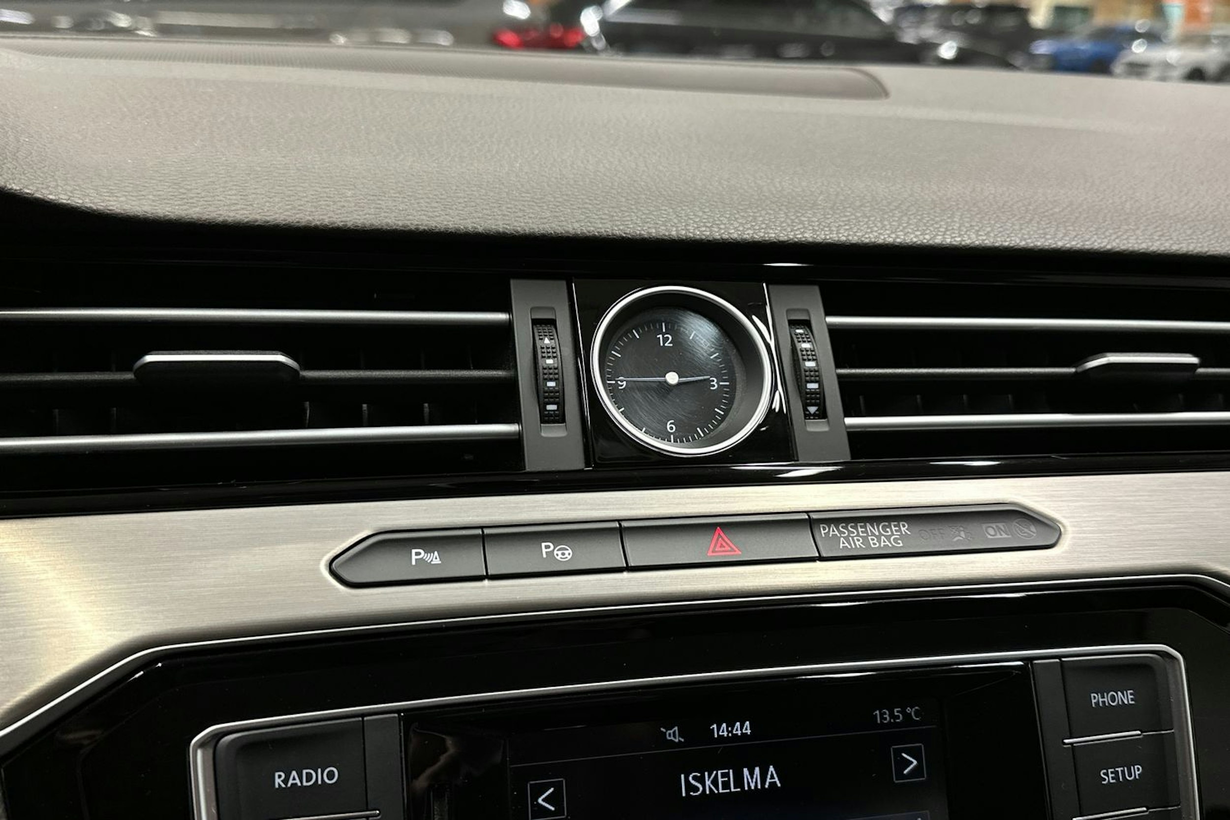 harmaa Volkswagen Passat 2015 kuva 19.