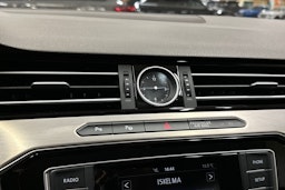 harmaa Volkswagen Passat 2015 kuva 19.