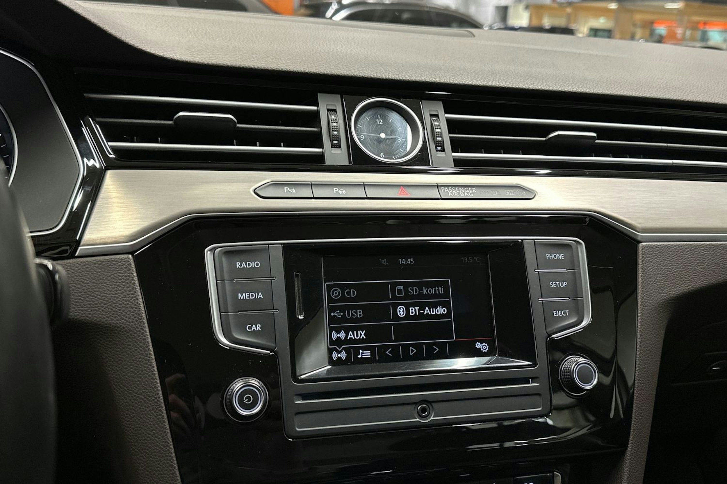 harmaa Volkswagen Passat 2015 kuva 21.