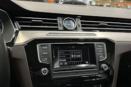 harmaa Volkswagen Passat 2015 kuva 21.