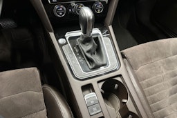 harmaa Volkswagen Passat 2015 kuva 24.