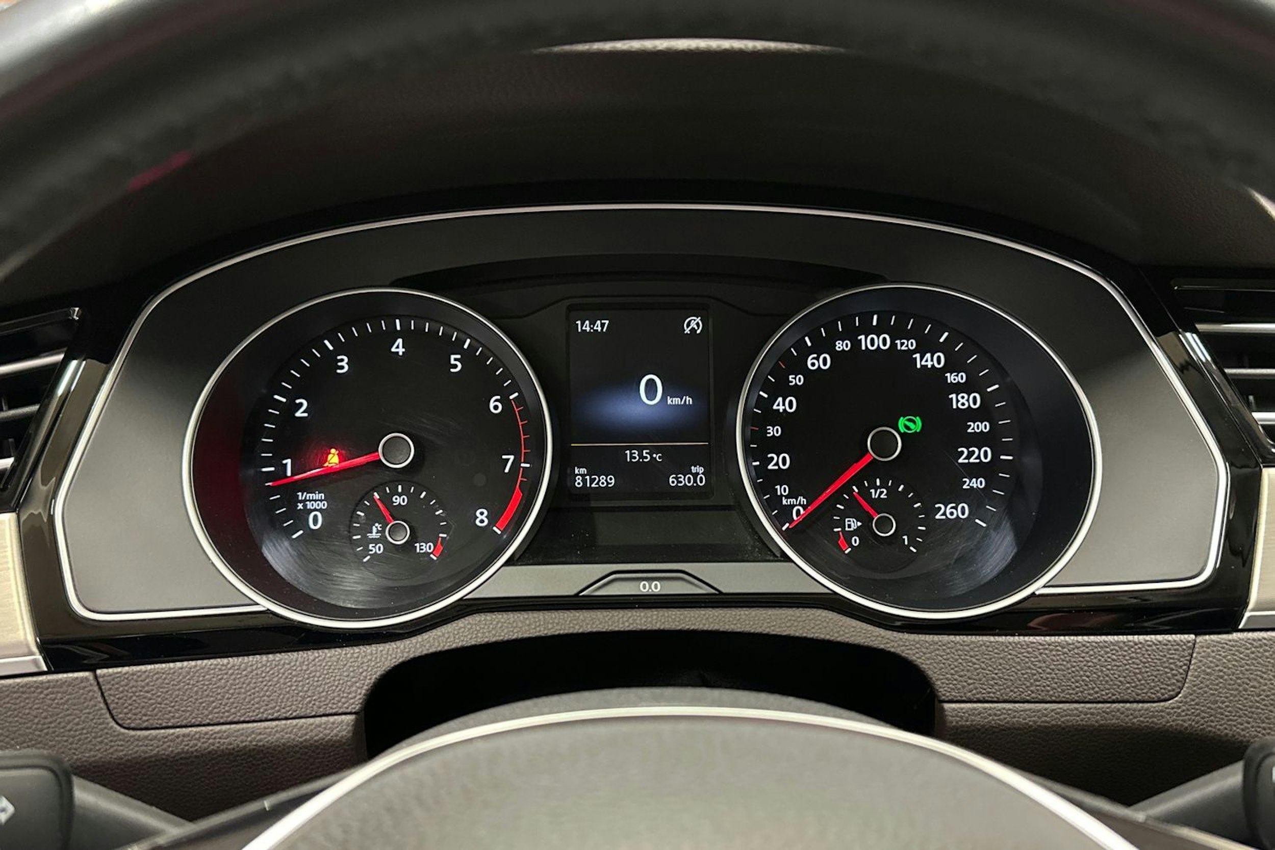 harmaa Volkswagen Passat 2015 kuva 26.