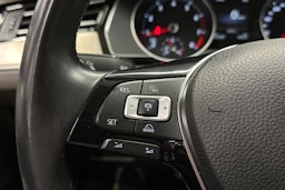 harmaa Volkswagen Passat 2015 kuva 27.