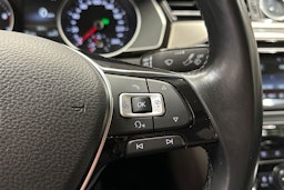 harmaa Volkswagen Passat 2015 kuva 28.
