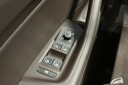 harmaa Volkswagen Passat 2015 kuva 30.