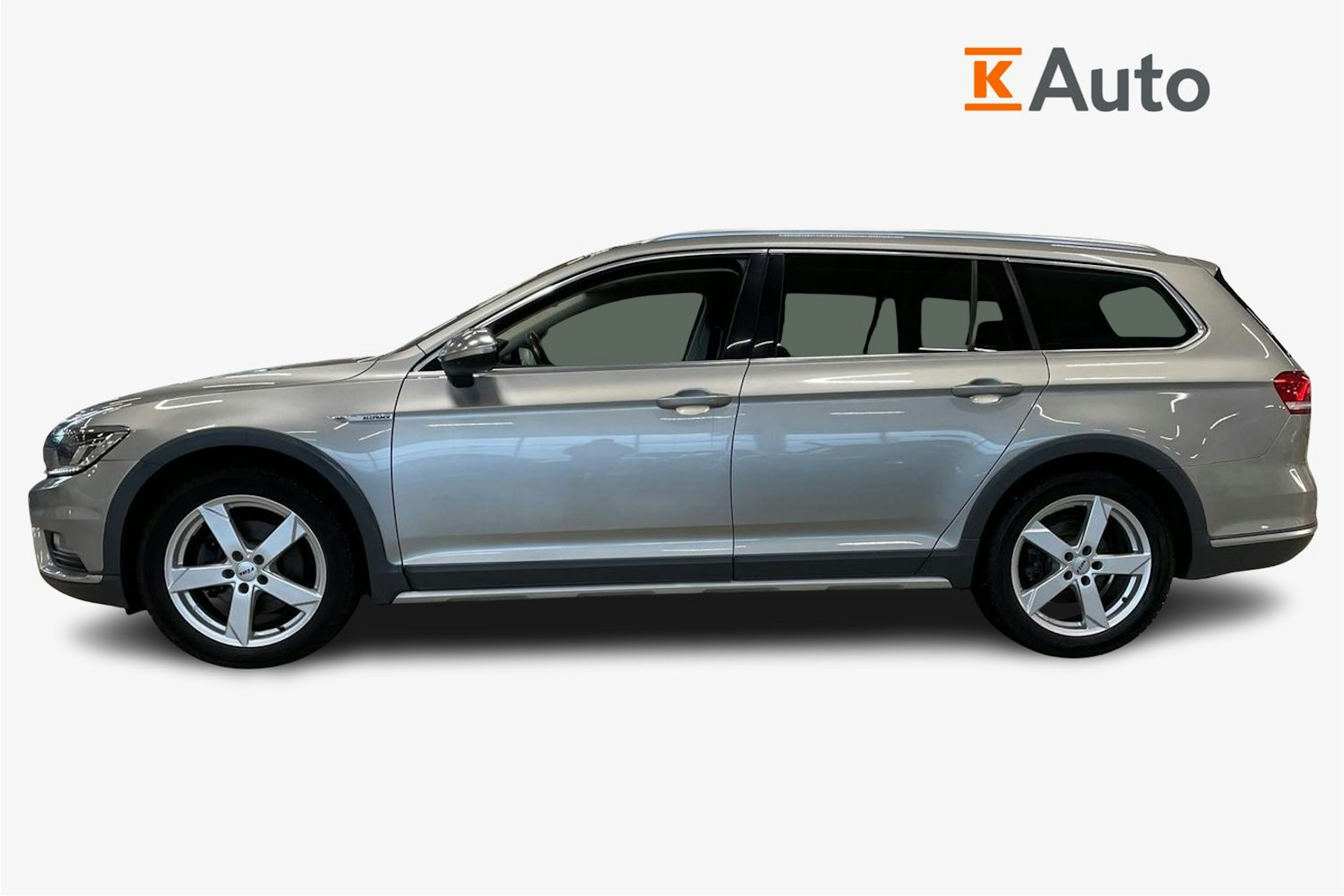 ruskea (beige) Volkswagen Passat 2015 kuva 6.