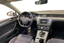 ruskea (beige) Volkswagen Passat 2015 kuva 9.