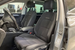 ruskea (beige) Volkswagen Passat 2015 kuva 14.