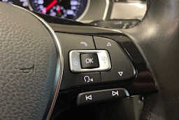 ruskea (beige) Volkswagen Passat 2015 kuva 17.