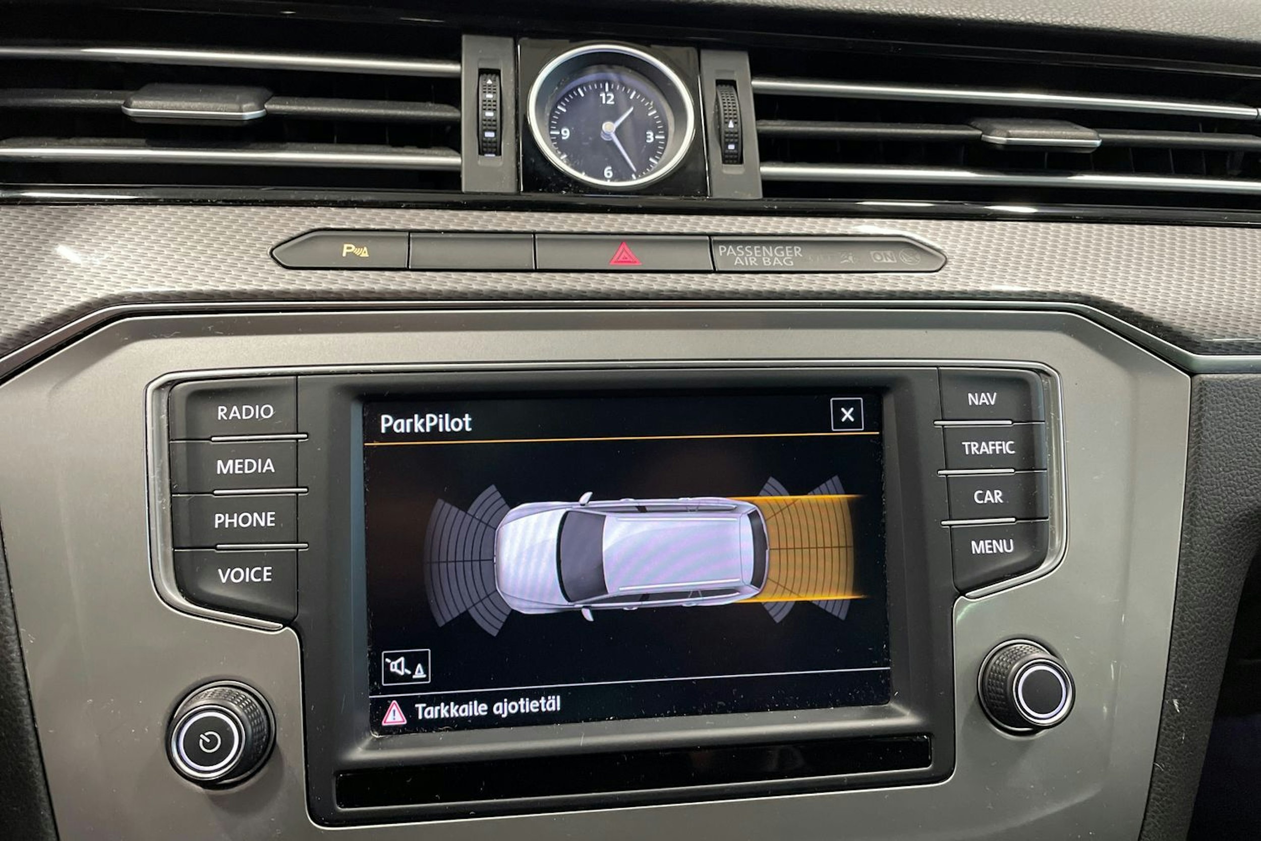 ruskea (beige) Volkswagen Passat 2015 kuva 21.