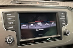 ruskea (beige) Volkswagen Passat 2015 kuva 22.