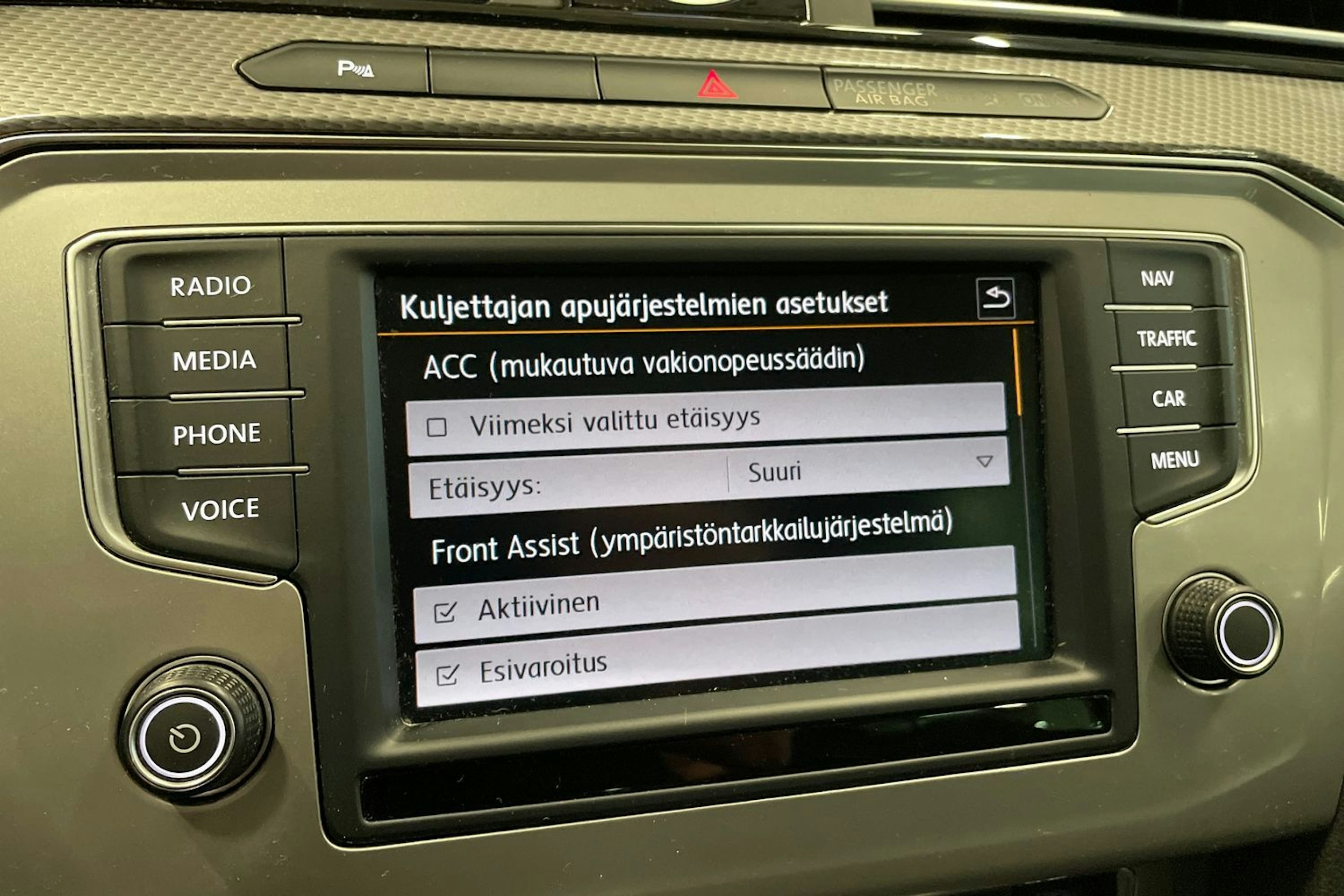 ruskea (beige) Volkswagen Passat 2015 kuva 25.