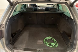 ruskea (beige) Volkswagen Passat 2015 kuva 36.