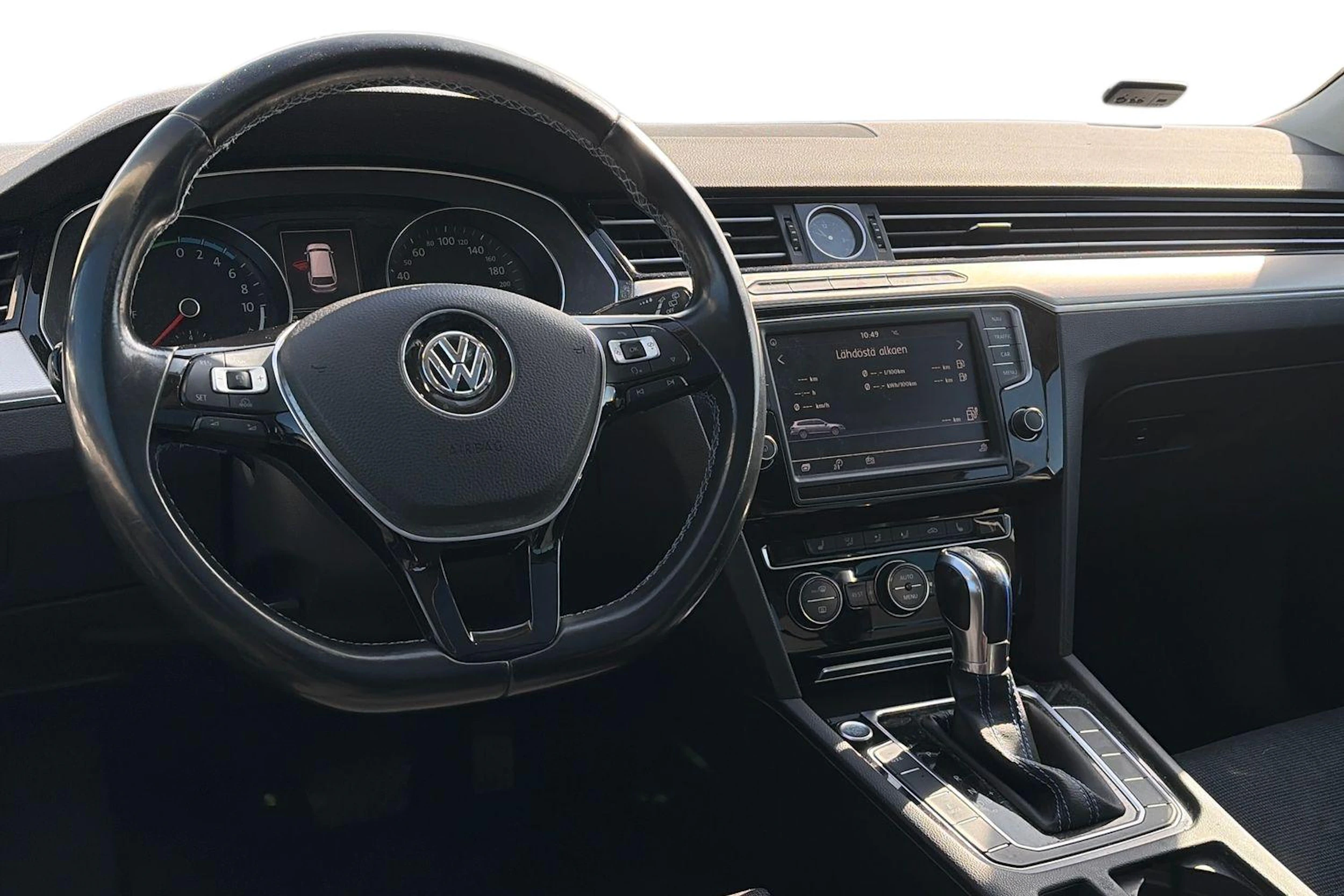 musta Volkswagen Passat 2016 kuva 3.