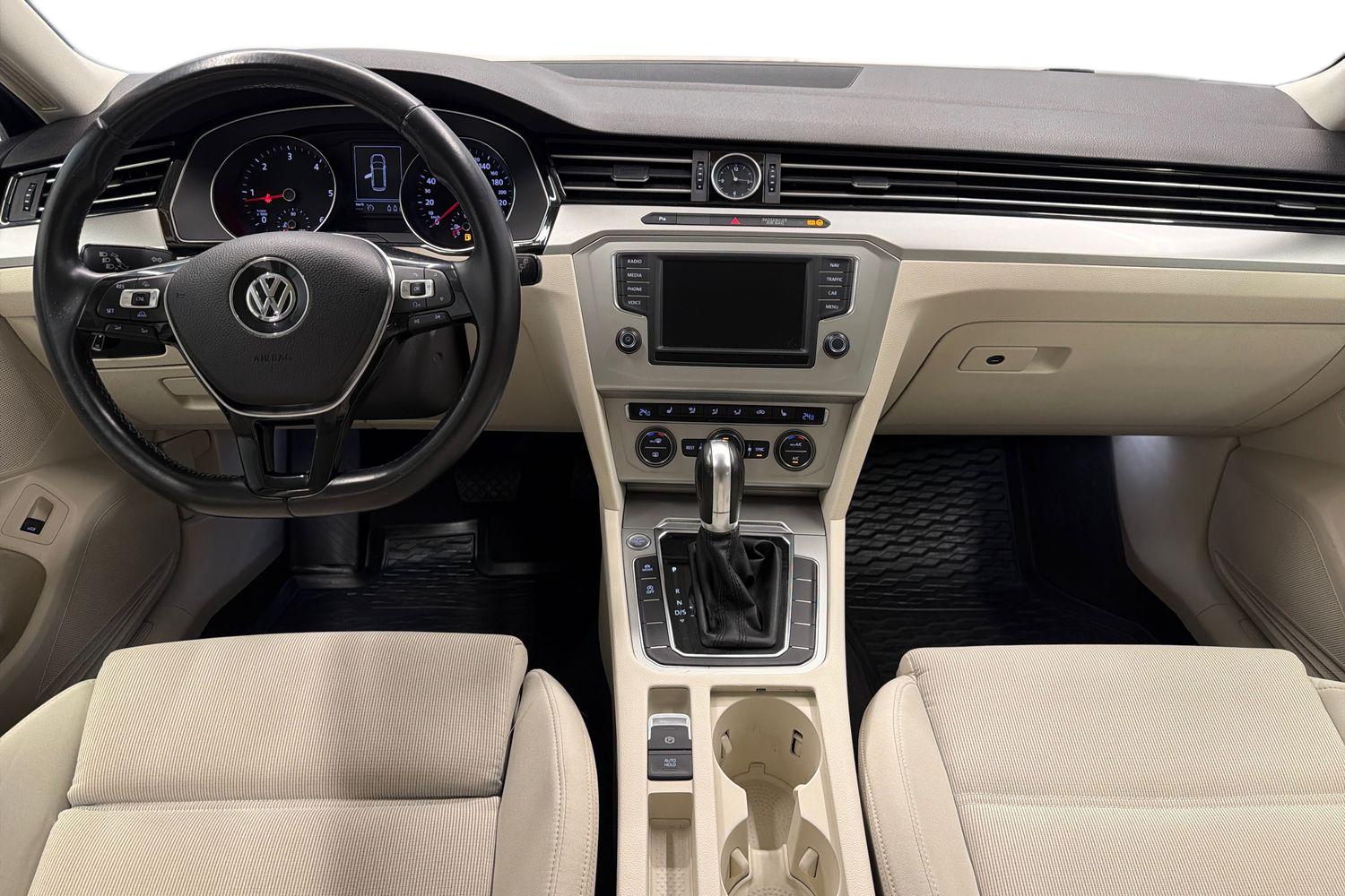 Volkswagen Passat 2015, bild 7/25