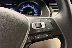 musta Volkswagen Passat 2015 kuva 14.
