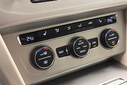 musta Volkswagen Passat 2015 kuva 18.