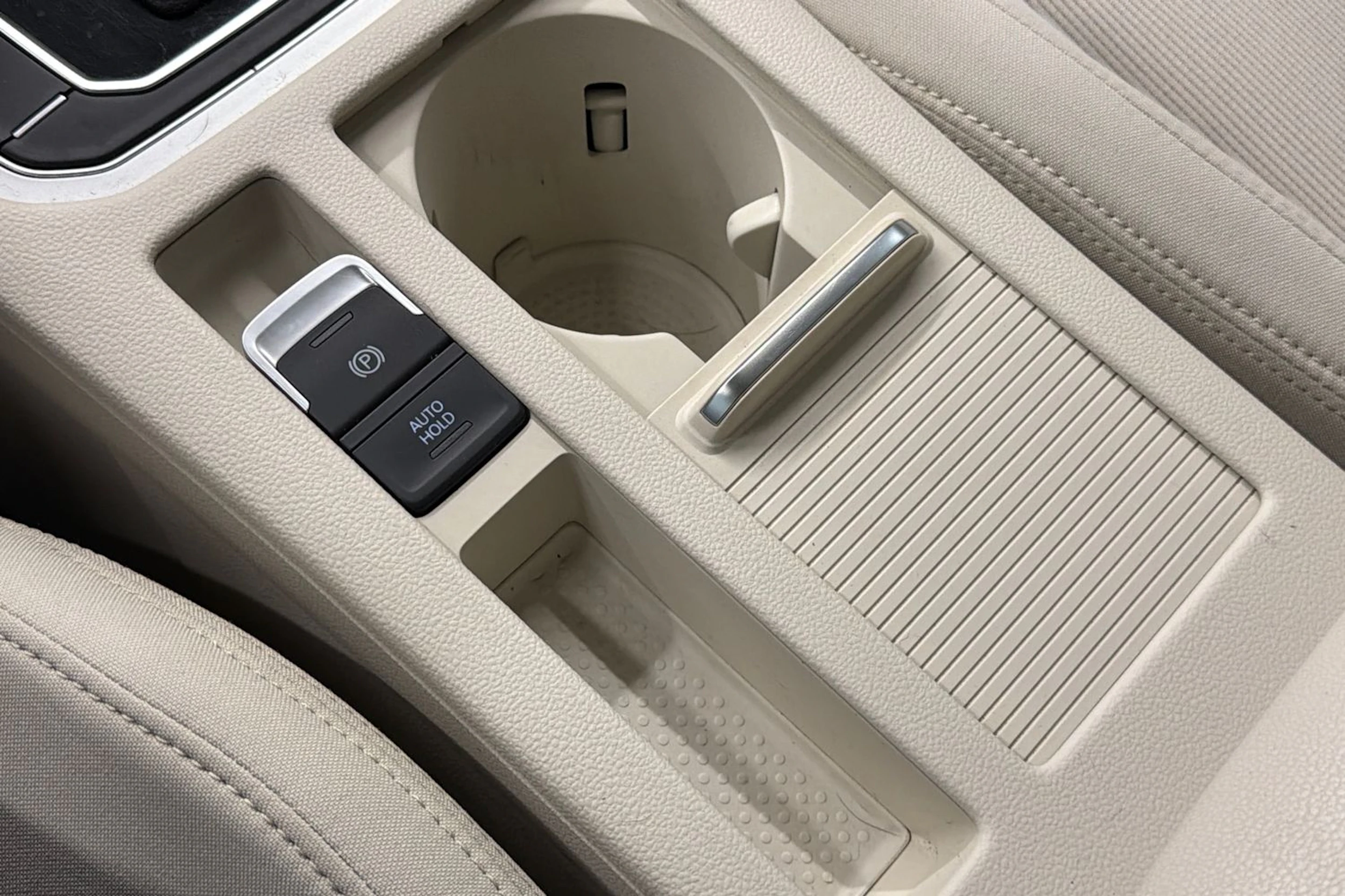 musta Volkswagen Passat 2015 kuva 20.