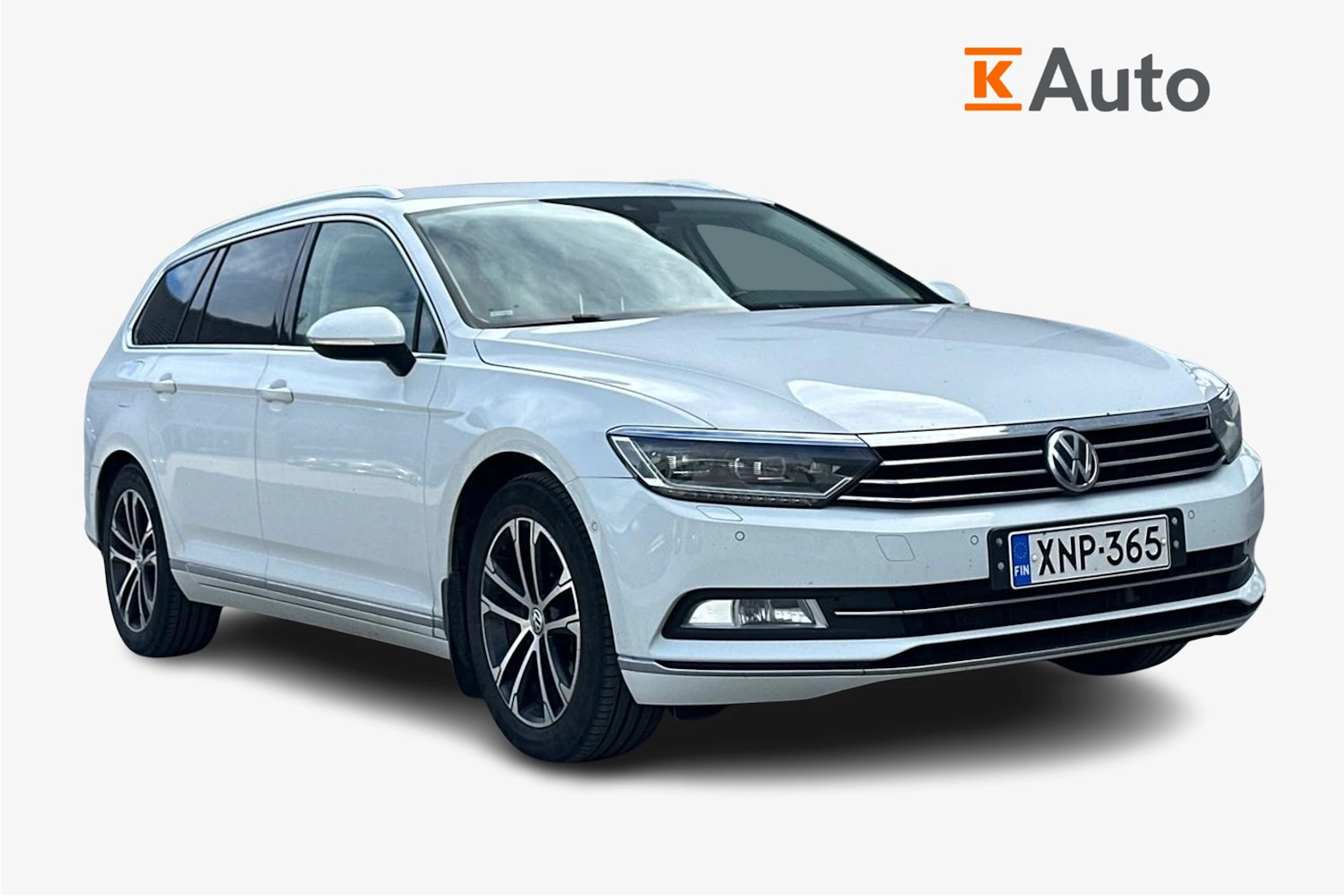 valkoinen Volkswagen Passat 2015 kuva 1.