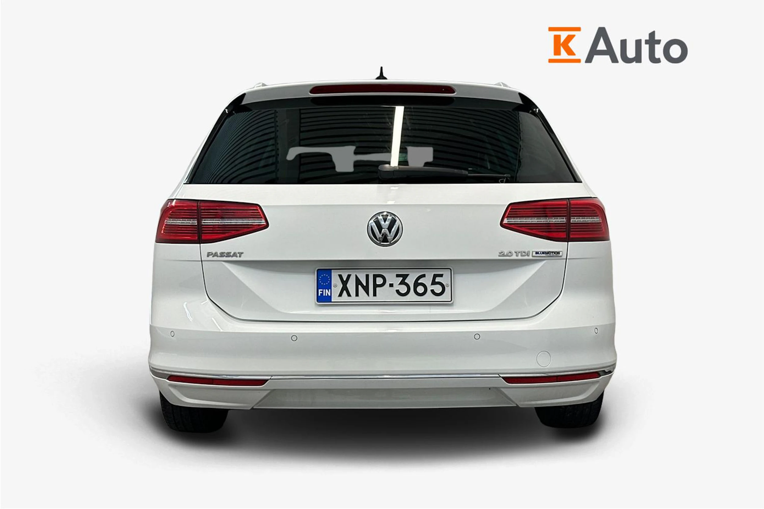 valkoinen Volkswagen Passat 2016 kuva 4.