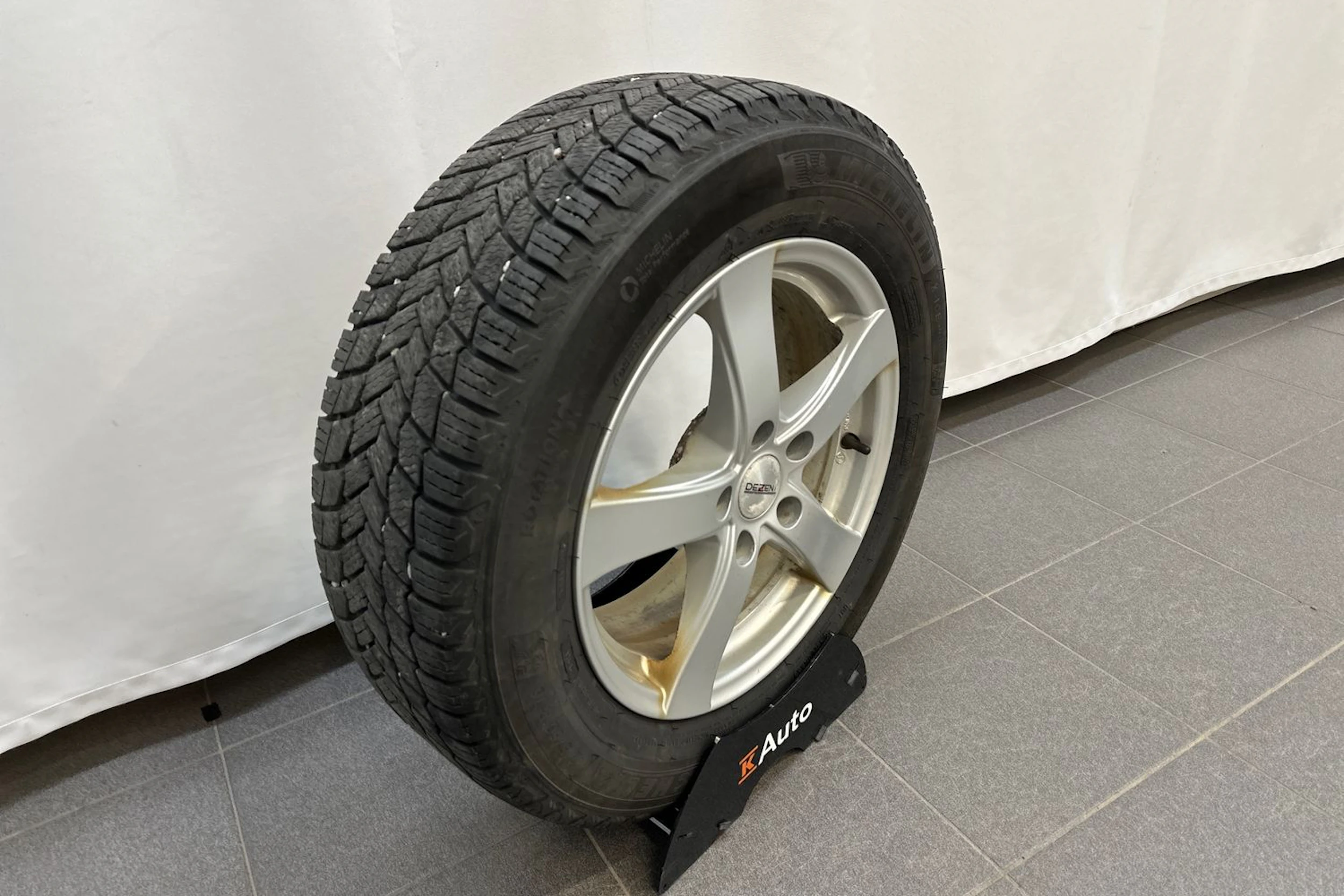 valkoinen Volkswagen Passat 2016 kuva 13.