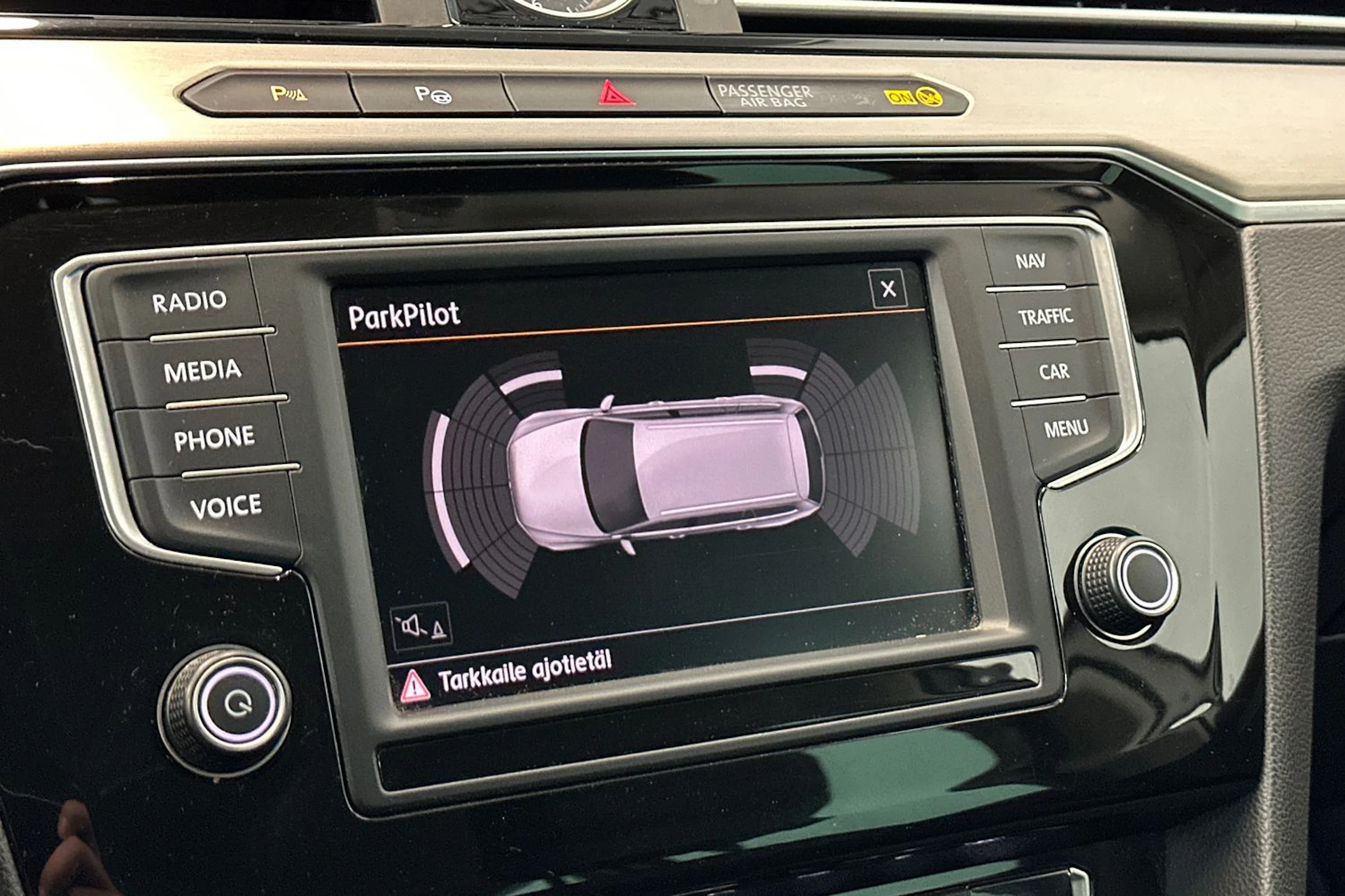valkoinen Volkswagen Passat 2016 kuva 19.