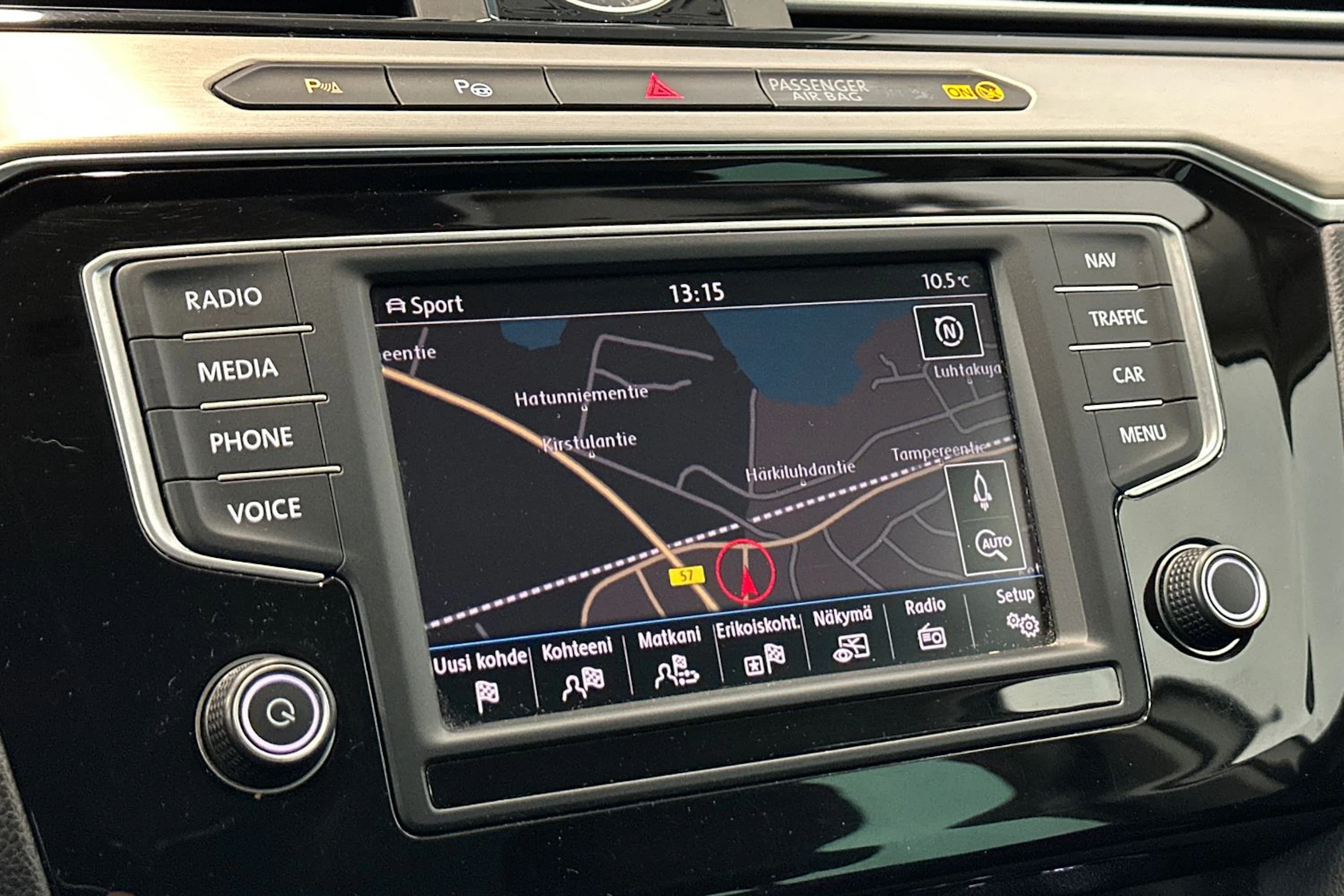 valkoinen Volkswagen Passat 2016 kuva 20.