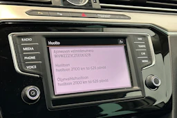 valkoinen Volkswagen Passat 2016 kuva 22.