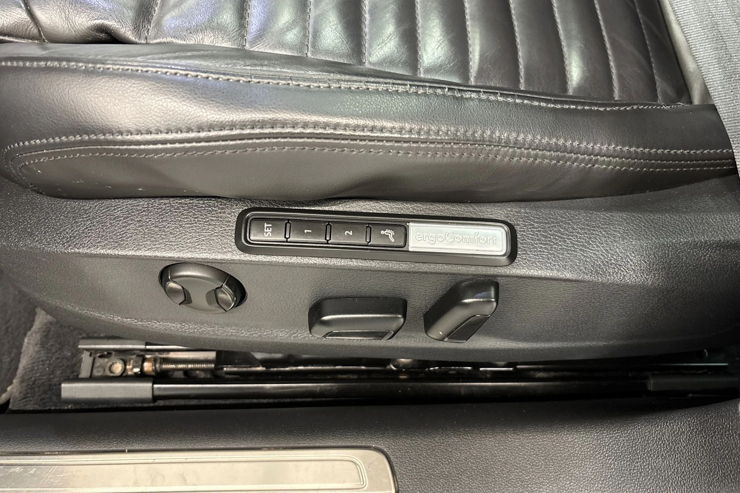 musta Volkswagen Passat 2015 kuva 4.