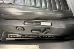 musta Volkswagen Passat 2015 kuva 4.